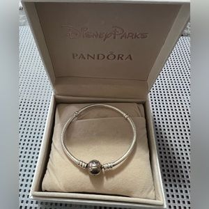 Pandora Disney Parks stamped Bracelet NWT in original box